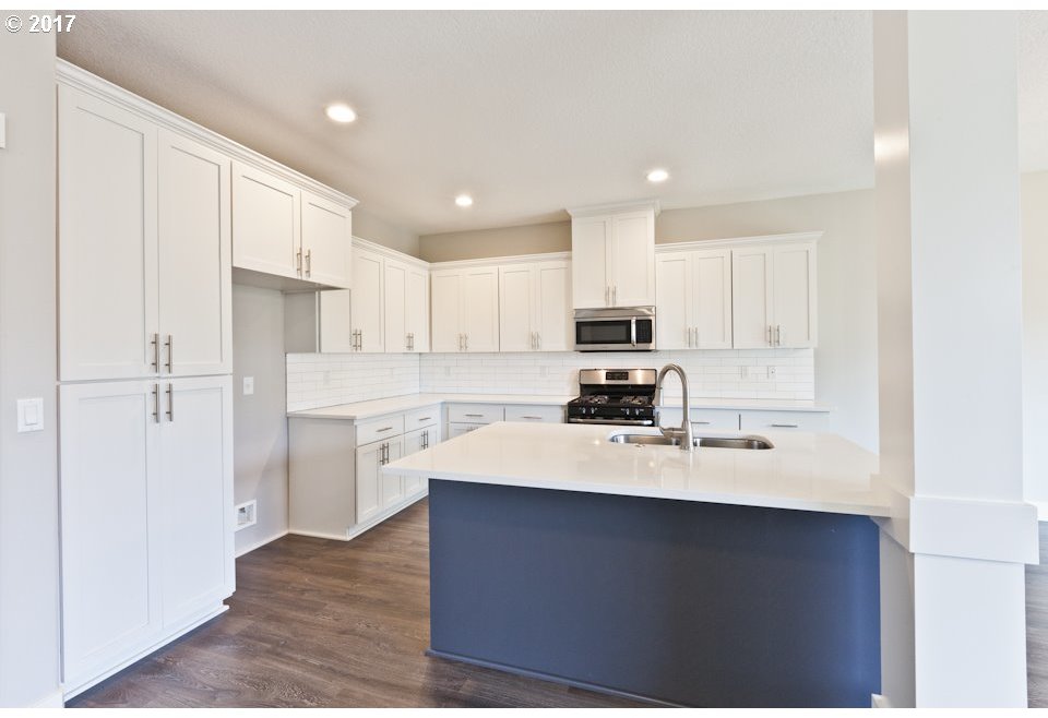 20176 Southwest Kinnaman Road Beaverton, OR 97078 - Photo 7 of 28 Gallery Image 7