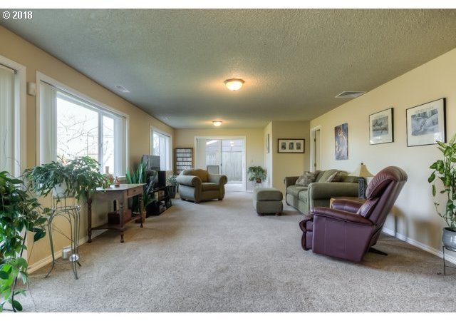 4875 Jones Road Southeast Salem, OR 97302 - Photo 14 of 32 Gallery Image 14