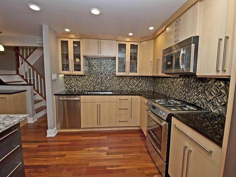 2321 Old Greentree Road Carnegie, PA 15106 - Photo 4 of 20 Gallery Image 4