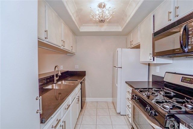 $350,000 | 955 East 3rd Street, Unit 405, Long Beach, CA 90802