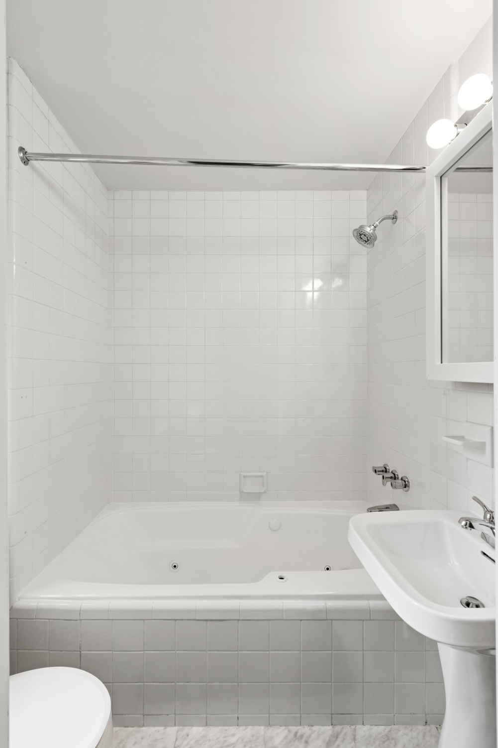 245 West 74th Street, Unit 6C Manhattan, NY 10023 - Photo 10 of 14
