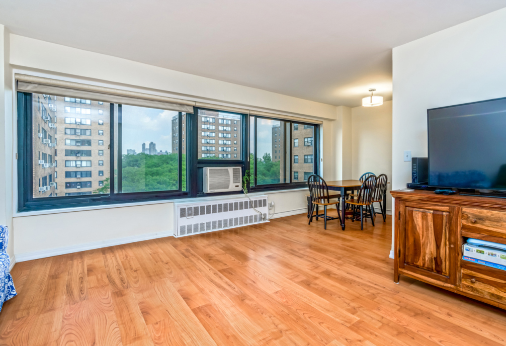 33-68 21st Street, Unit 8C Queens, NY 11106 - Photo 2 of 13
