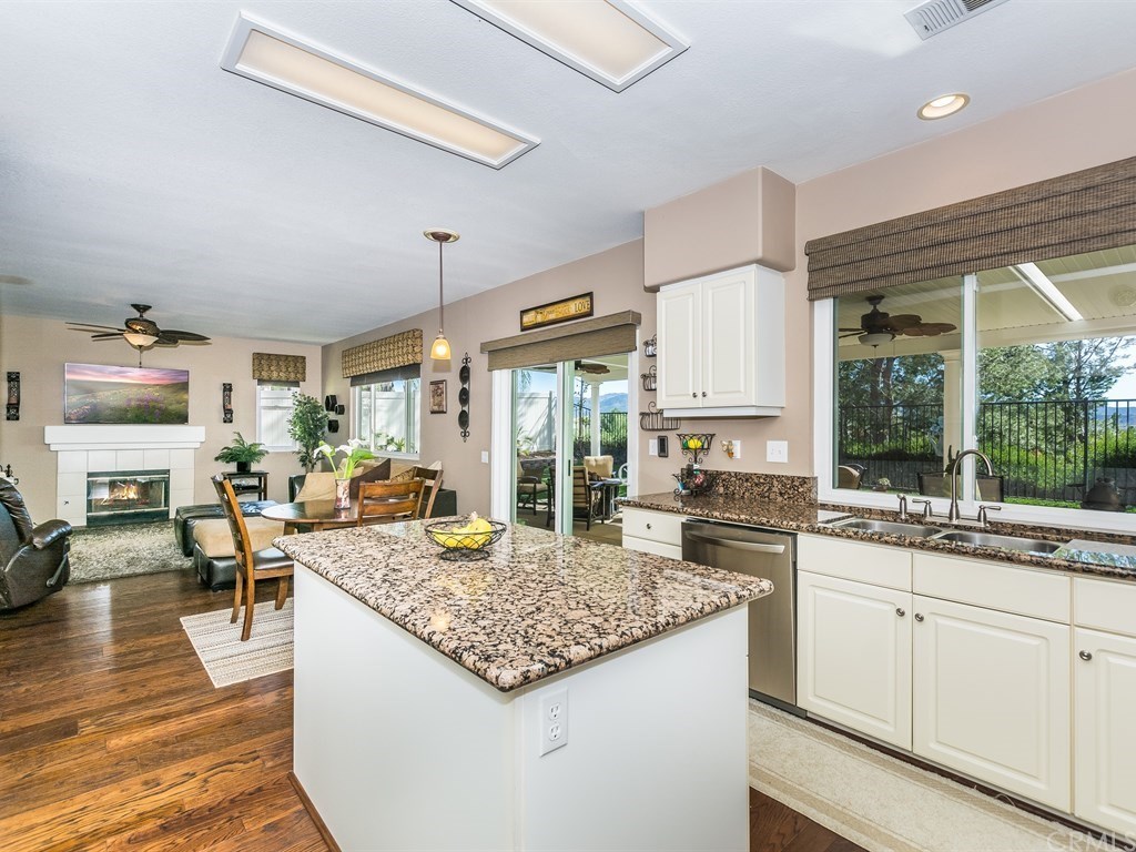 33219 Fox Road Temecula, CA 92592 - Photo 12 of 38