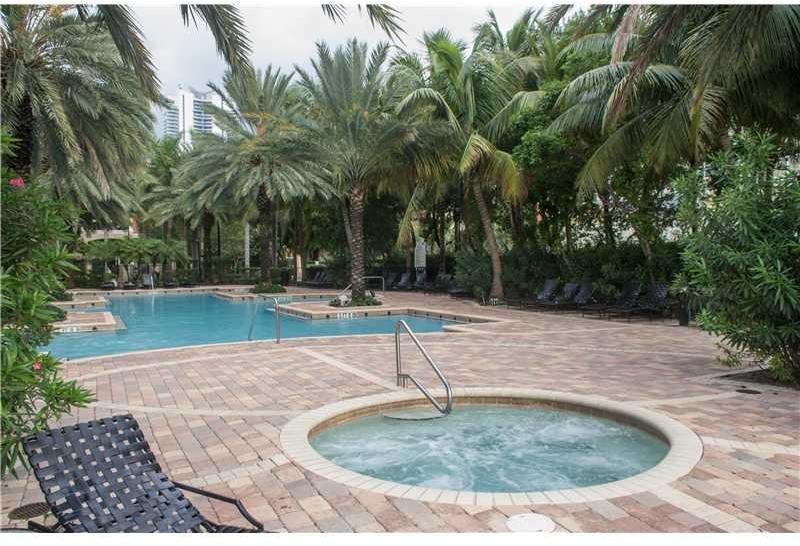 17100 North Bay Road, Unit 1407 Sunny Isles Beach, FL 33160 - Photo 10 of 15