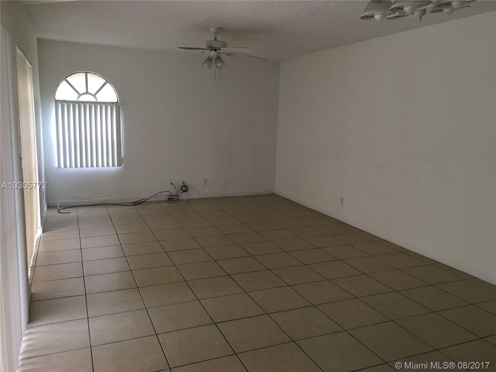 8249 Thames Boulevard, Unit D Boca Raton, FL 33433 - Photo 4 of 19