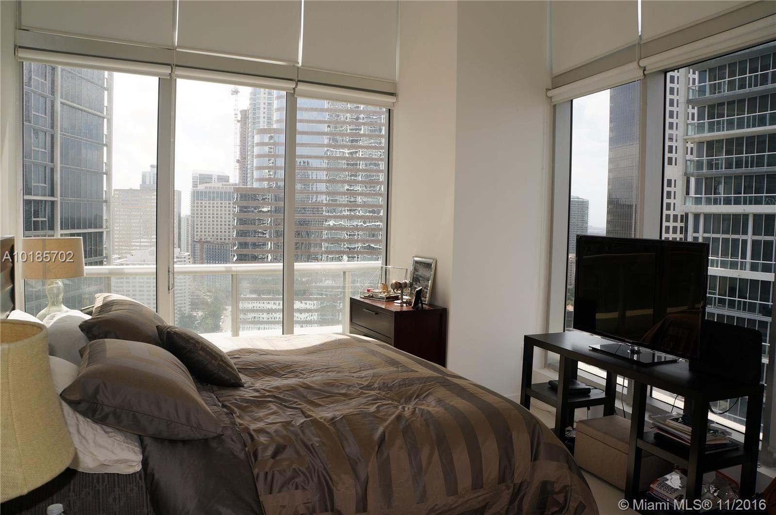 475 Brickell Avenue, Unit 2813 Miami, FL 33131 - Photo 10 of 27