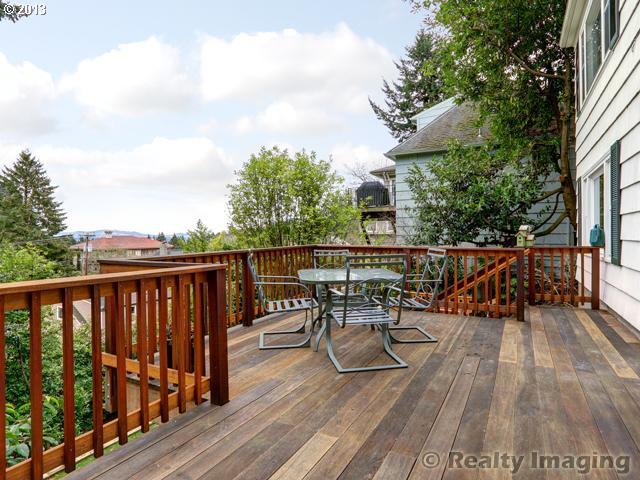 2811 Southwest Rutland Terrace Portland, OR 97205 - Photo 12 of 14 Gallery Image 12