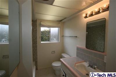 17969 Santa Rita Street Encino, CA 91316 - Photo 7 of 10