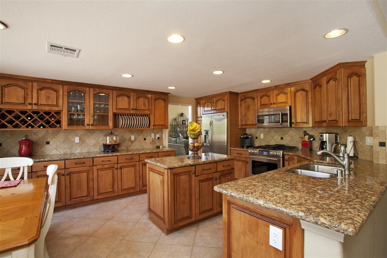 1405 Wildmeadow Place Encinitas, CA 92024 - Photo 2 of 24