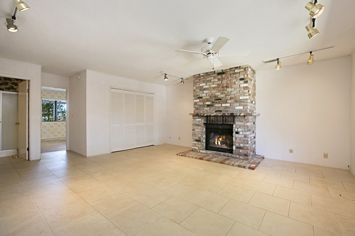 30968 Cole Grade Road Valley Center, CA 92082 - Photo 11 of 25 Or perfect location for multi family living. This room is located near a separate bed and bath. Or home base business as well. This room has its own entry!