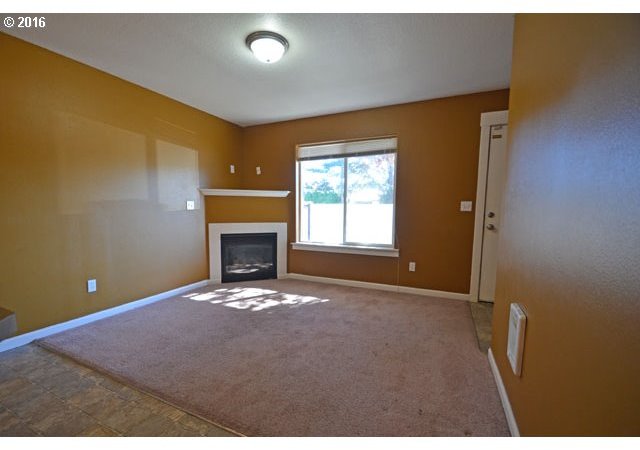 3165 Southeast Powell Valley Road Gresham, OR 97080 - Photo 11 of 19 Gallery Image 11
