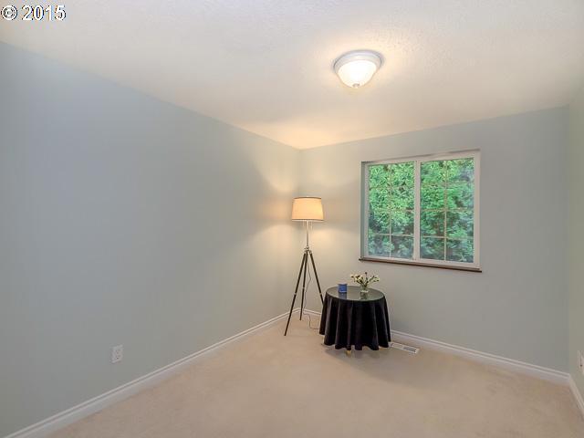 2332 Riviera Court Hubbard, OR 97032 - Photo 8 of 16 Gallery Image 8