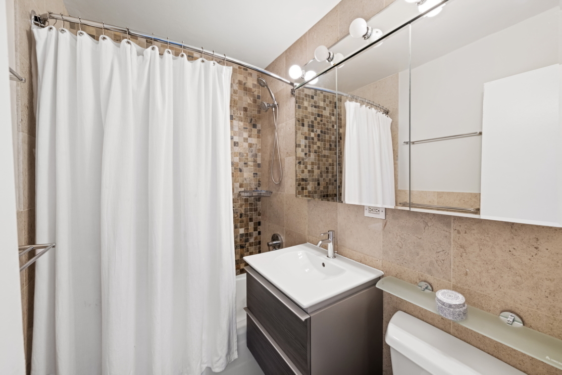 165 West End Avenue, Unit 28J Manhattan, NY 10023 - Photo 8 of 12