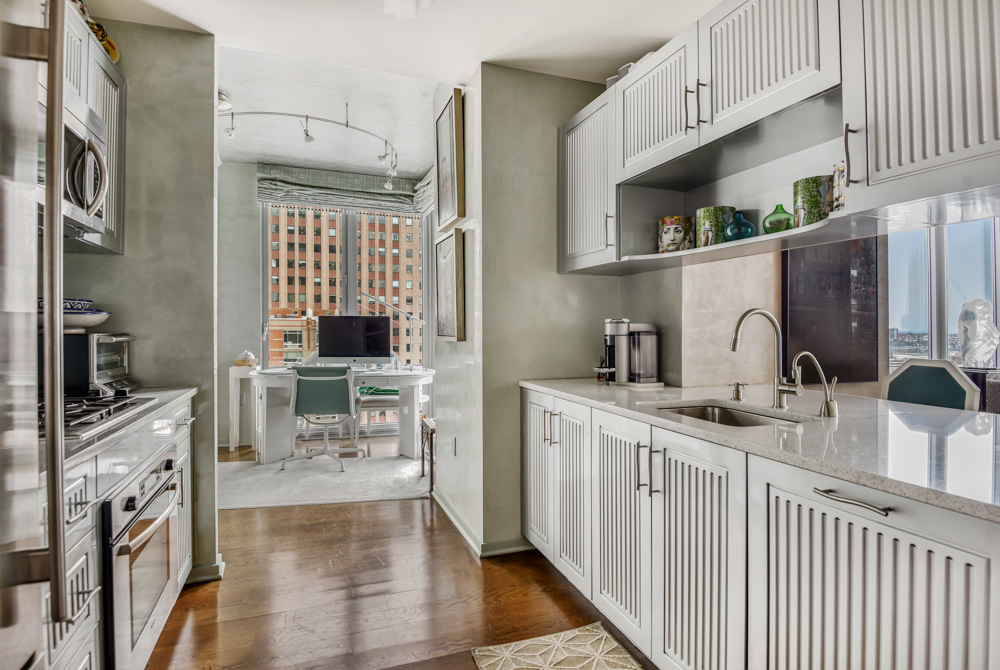 310 West 52nd Street, Unit 25B Manhattan, NY 10019 - Photo 4 of 9