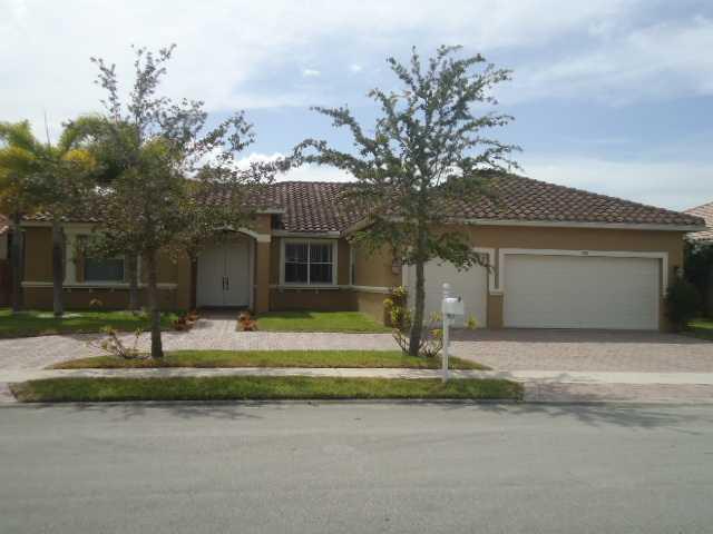 Encantada Pembroke Pines, FL 33029 - Photo 4 of 17