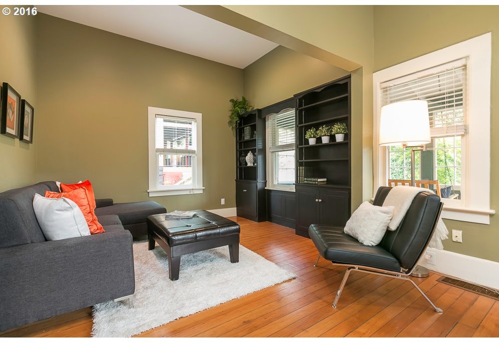 364 Southwest Hamilton Court Portland, OR 97239 - Photo 10 of 21 Gallery Image 10