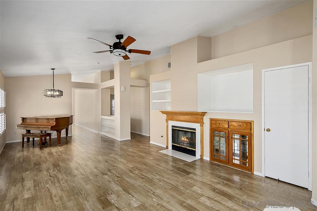 204 Parkside Place Santee, CA 92071 - Photo 6 of 25