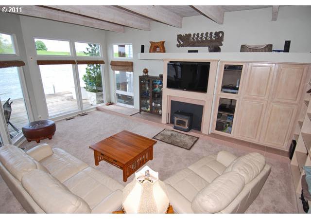 14593 Northwest Larson Road, Unit 1 Portland, OR 97231 - Photo 4 of 16