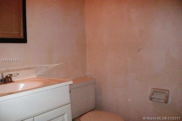 6600 Cypress Road, Unit 109 Plantation, FL 33317 - Photo 5 of 7