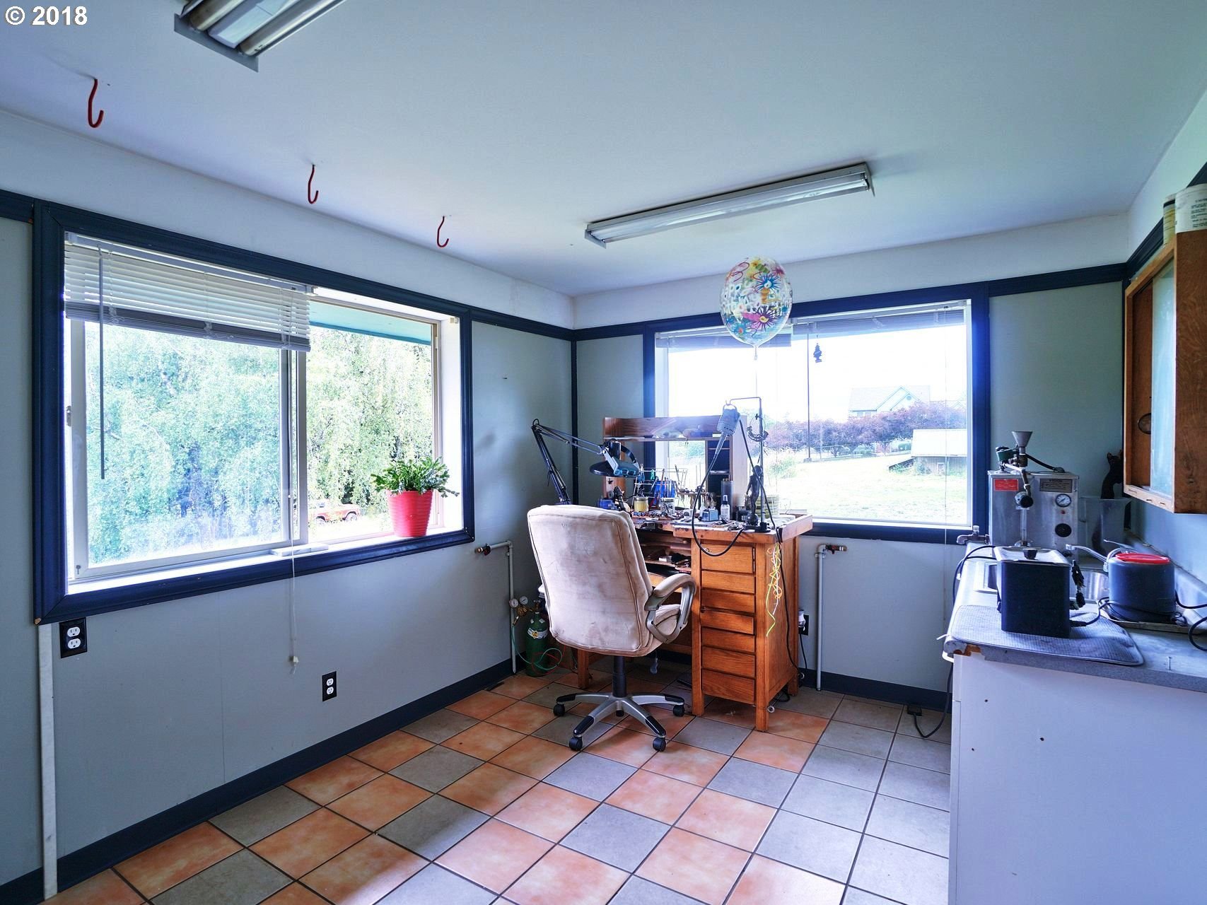 38675 Southwest Hartley Road Gaston, OR 97119 - Photo 11 of 32 Gallery Image 11