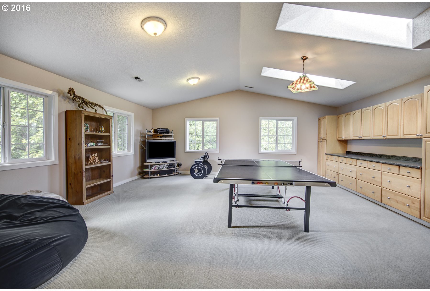 4418 Southwest Pasadena Street Portland, OR 97219 - Photo 7 of 27 Gallery Image 7