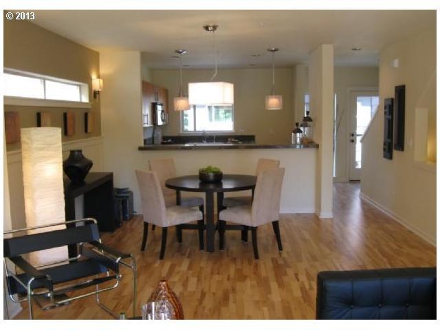 7940 Southwest 31st Avenue, Unit 2 Portland, OR 97219 - Photo 3 of 13