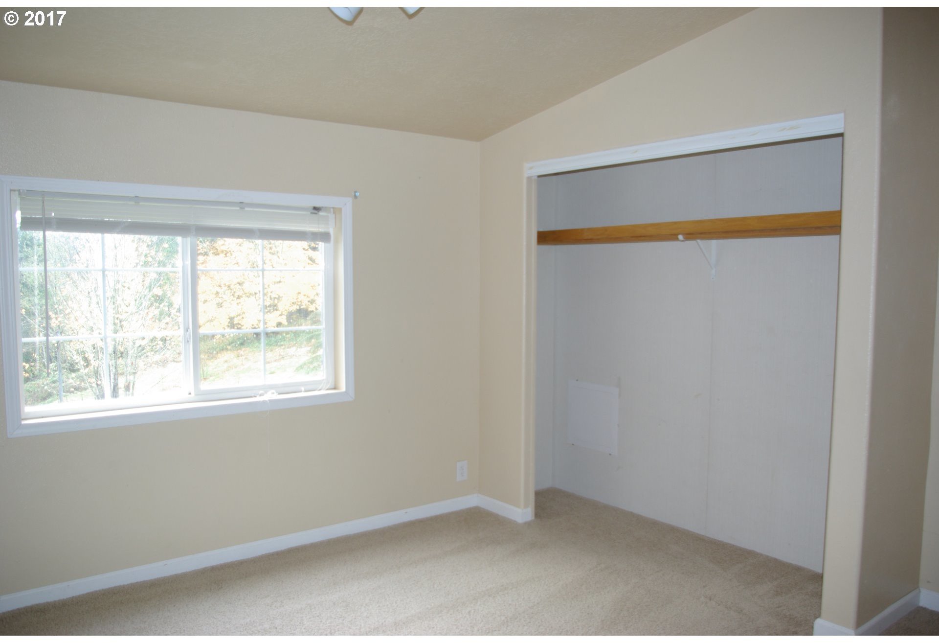 910 Walker Road Kelso, WA 98626 - Photo 9 of 25 Gallery Image 9