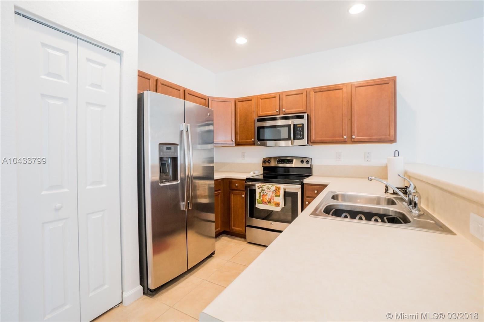 3218 Southeast 6th Street Homestead, FL 33033 - Photo 4 of 14