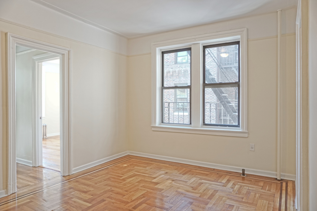 32-42 33rd Street, Unit D2 Queens, NY 11106 - Photo 2 of 7