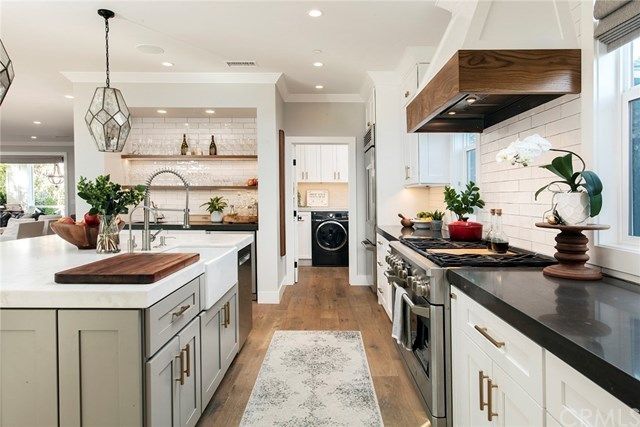 $2,575,000 | 291 Walnut Street, Costa Mesa, CA 92627