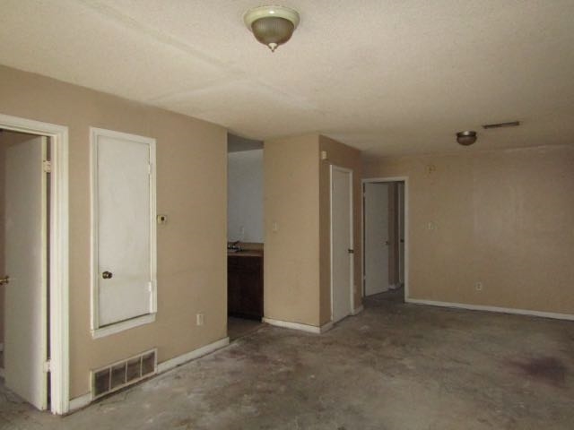 1816 Cincinnati Road Memphis, TN 38106 - Photo 3 of 10