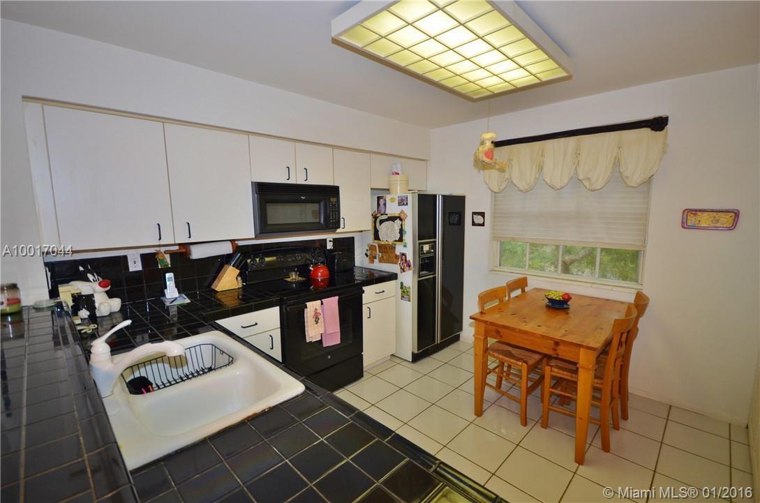 14705 Balgowan Road, Unit 20411 Miami Lakes, FL 33016 - Photo 7 of 20 Gallery Image 7