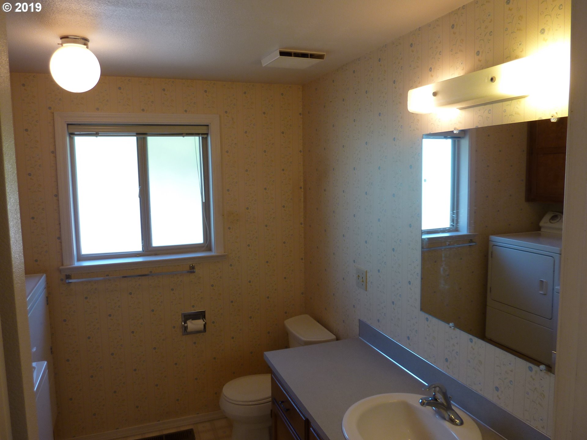 2253 10th Street Springfield, OR 97477 - Photo 24 of 26