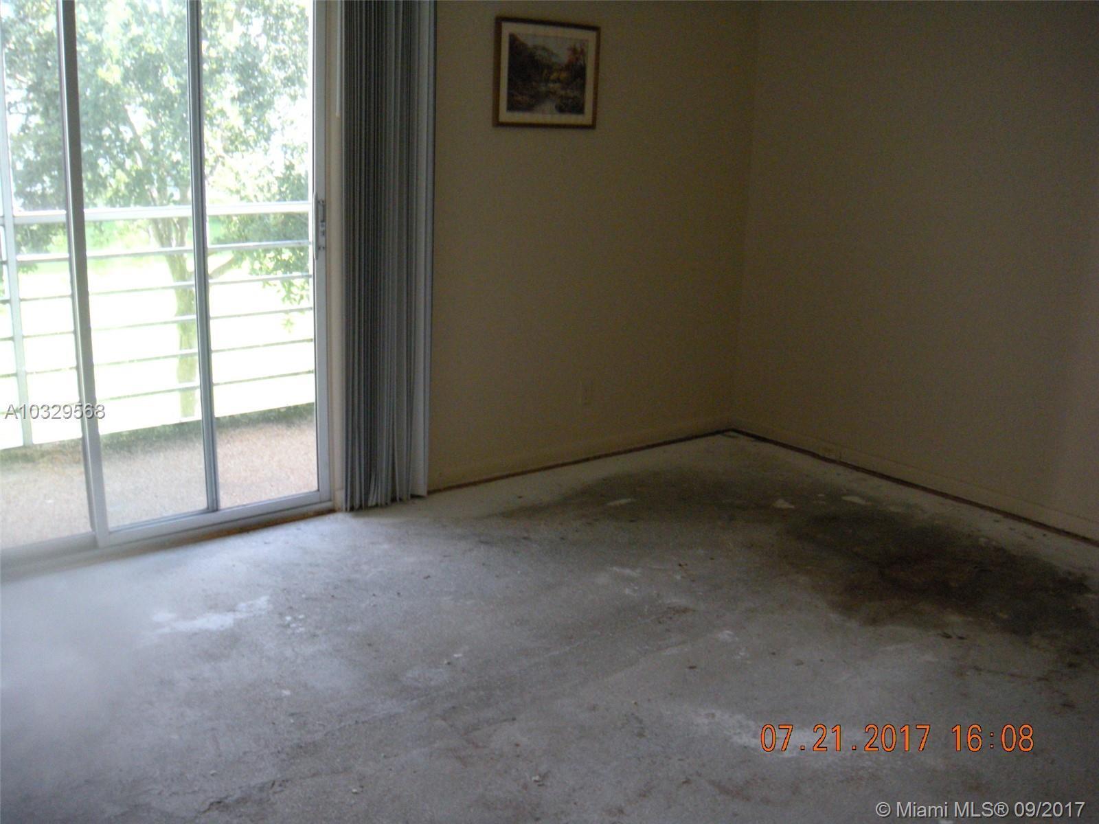 394 Mansfield I, Unit J394 Boca Raton, FL 33434 - Photo 8 of 11 Gallery Image 8