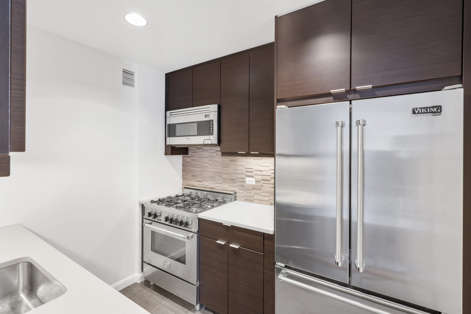 146 West 57th Street, Unit 76A Manhattan, NY 10019 - Photo 9 of 13