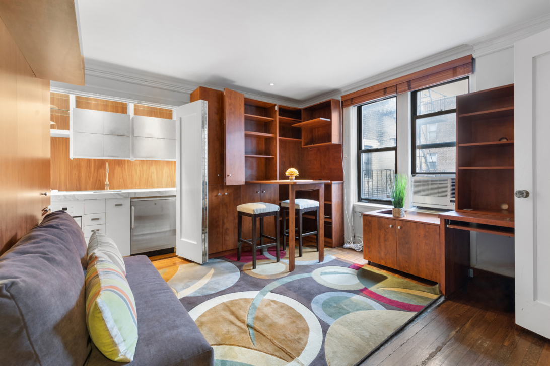 319 West 18th Street, Unit 5C Manhattan, NY 10011 - Photo 2 of 12