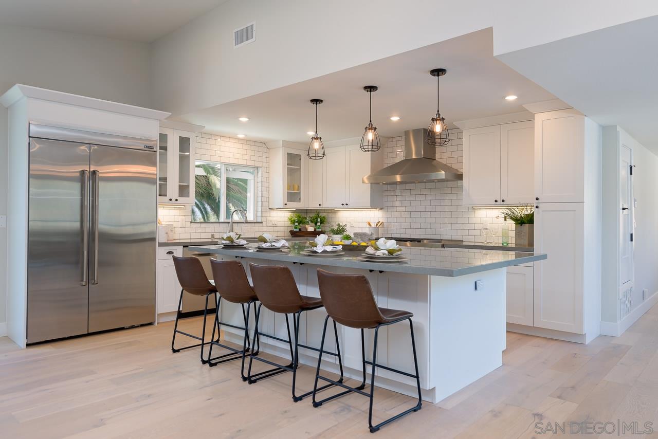 1375 Hygeia Avenue Encinitas, CA 92024 - Photo 4 of 25