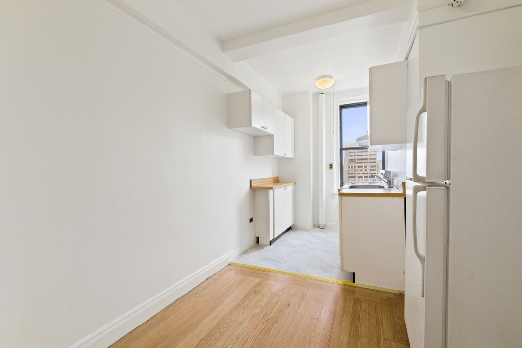 301 East 21st Street, Unit 15C Manhattan, NY 10010 - Photo 5 of 7