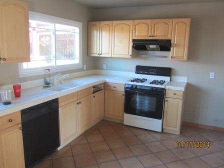9727 Huber Court Santee, CA 92071 - Photo 4 of 6 Gallery Image 4