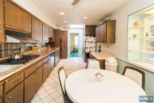 81 Teak Road Dumont, NJ 07628 - Photo 9 of 24