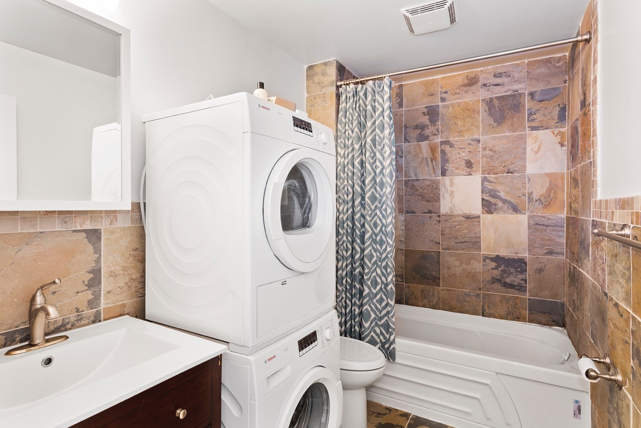 661 Washington Street Manhattan, NY 10014 - Photo 6 of 8