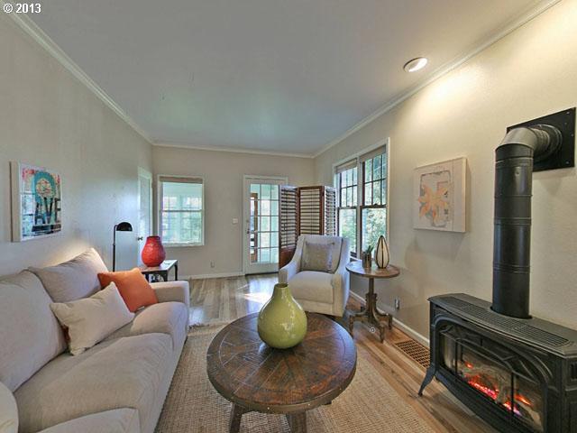 3815 Southeast Rural Street Portland, OR 97202 - Photo 11 of 16 Gallery Image 11