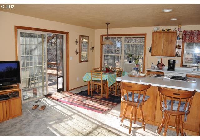 81201 Shadybrook Road Tygh Valley, OR 97063 - Photo 5 of 12 Gallery Image 5