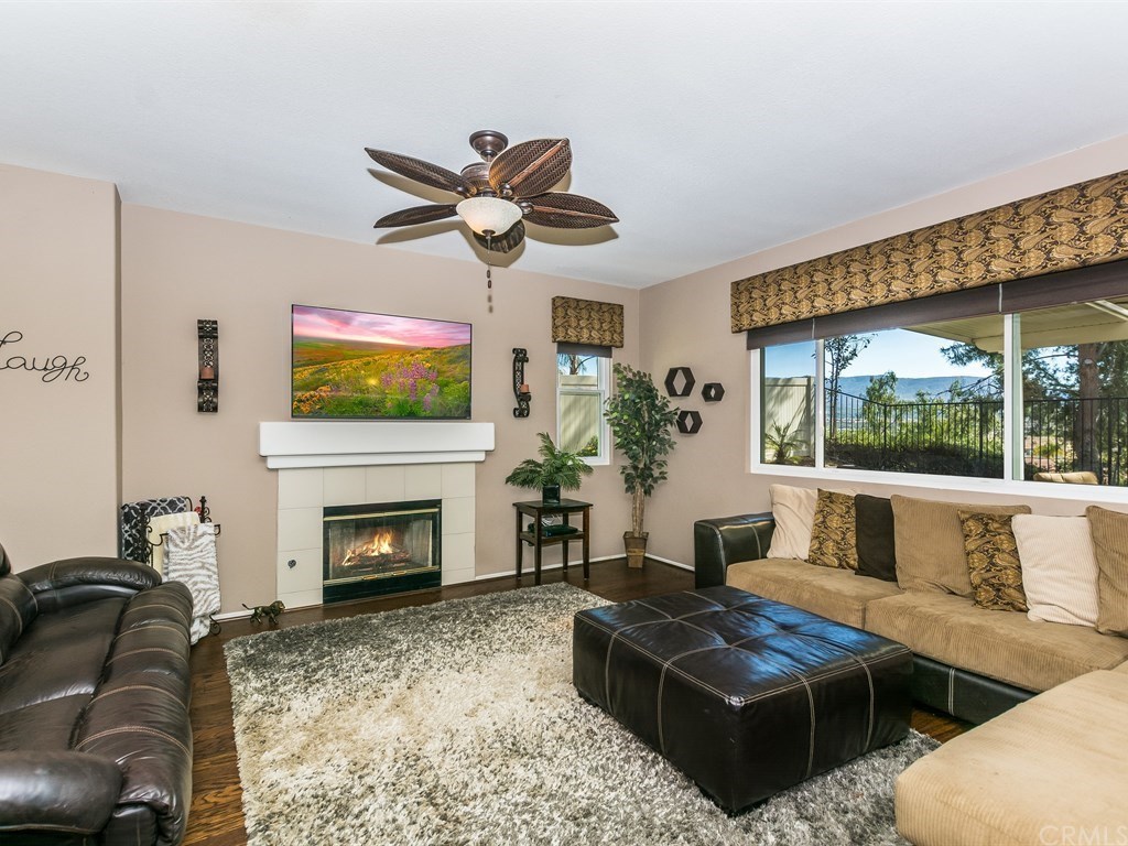 33219 Fox Road Temecula, CA 92592 - Photo 7 of 38