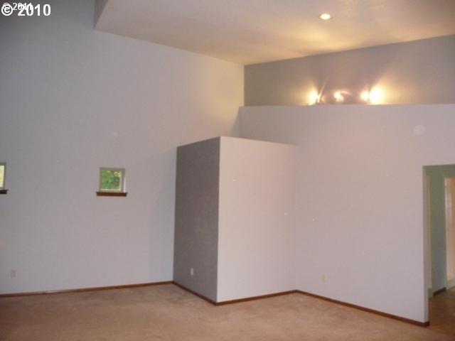 801 Mountain View Road Kalama, WA 98625 - Photo 8 of 16 Gallery Image 8