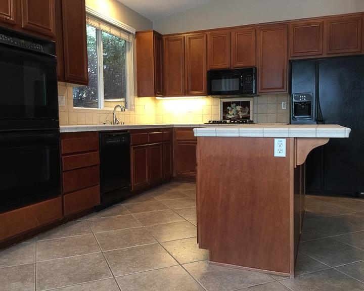 1931 Ivy Road Oceanside, CA 92054 - Photo 7 of 22 Kitchen