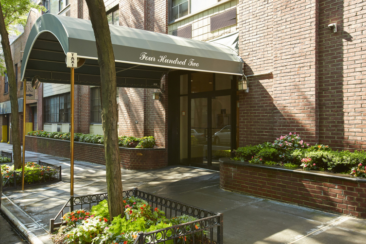 402 E 90th St, Manhattan, NY 10128 - Photo 3 of 4