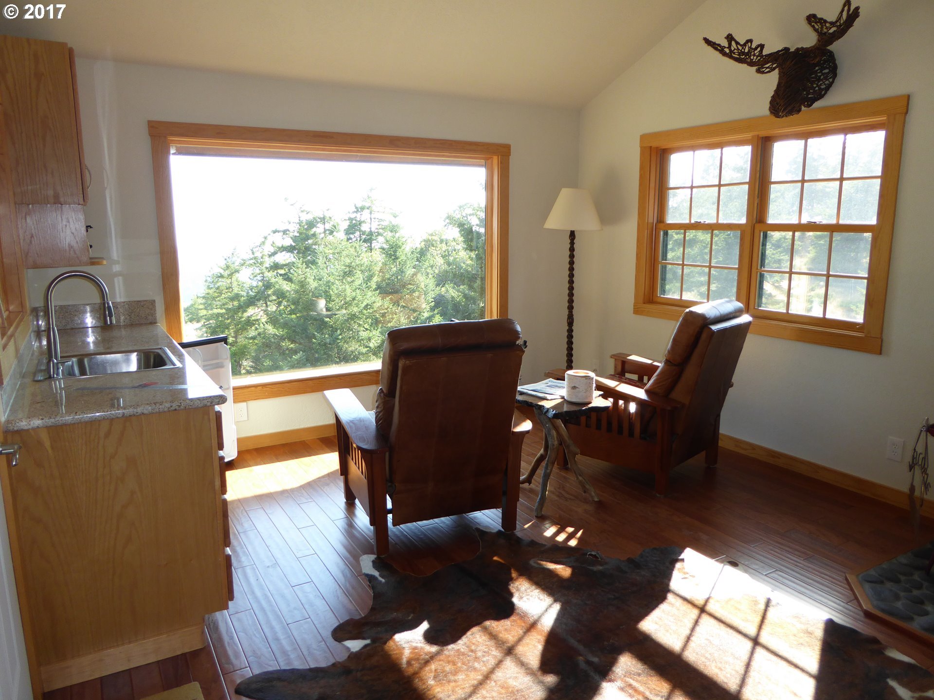 31935 Spirit Ring Road Gold Beach, OR 97444 - Photo 9 of 32