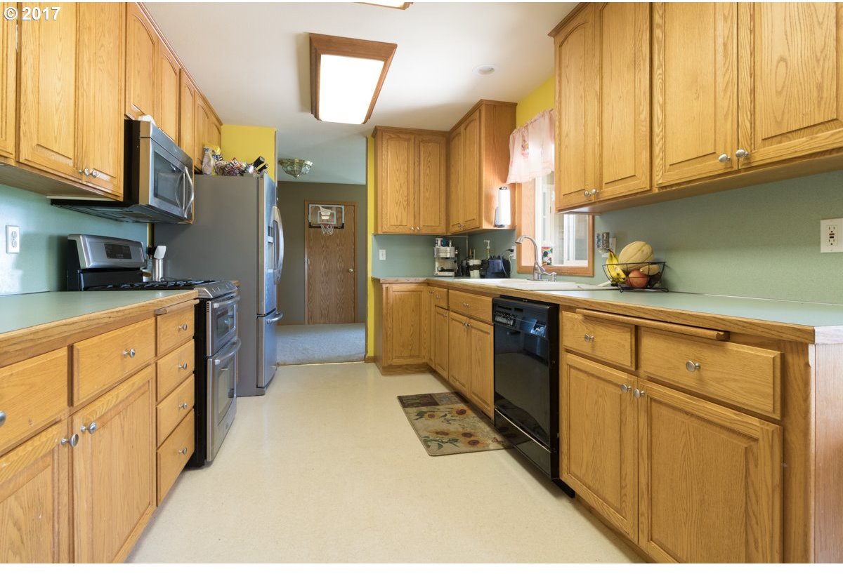331 Green Valley Road Oakland, OR 97462 - Photo 13 of 16 Gallery Image 13