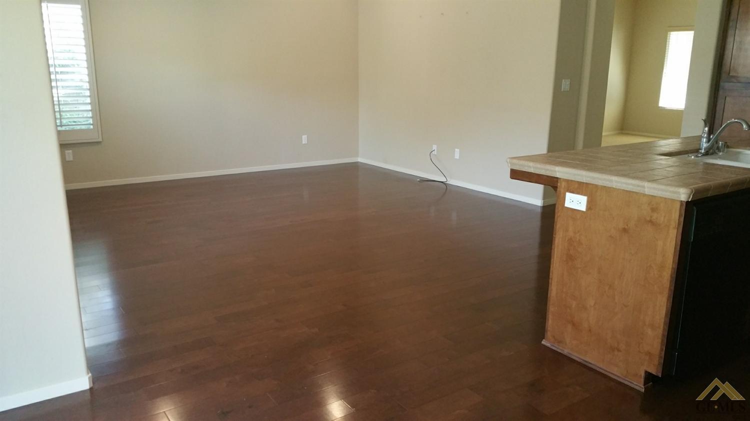 9012 Rockefeller Street Bakersfield, CA 93311 - Photo 6 of 21 Gallery Image 6